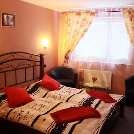 Garni Hotel Anne-Mary Piest'any Ngoại thất bức ảnh
