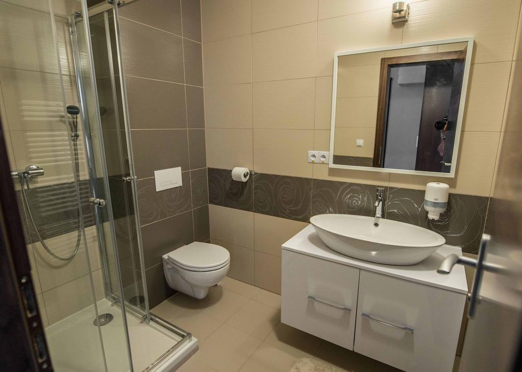 Garni Hotel Anne-Mary Piest'any Ngoại thất bức ảnh