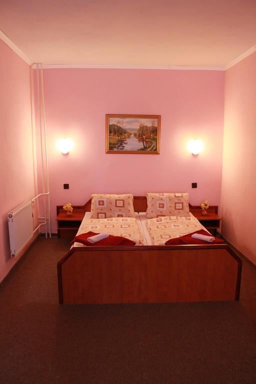 Garni Hotel Anne-Mary Piest'any Ngoại thất bức ảnh