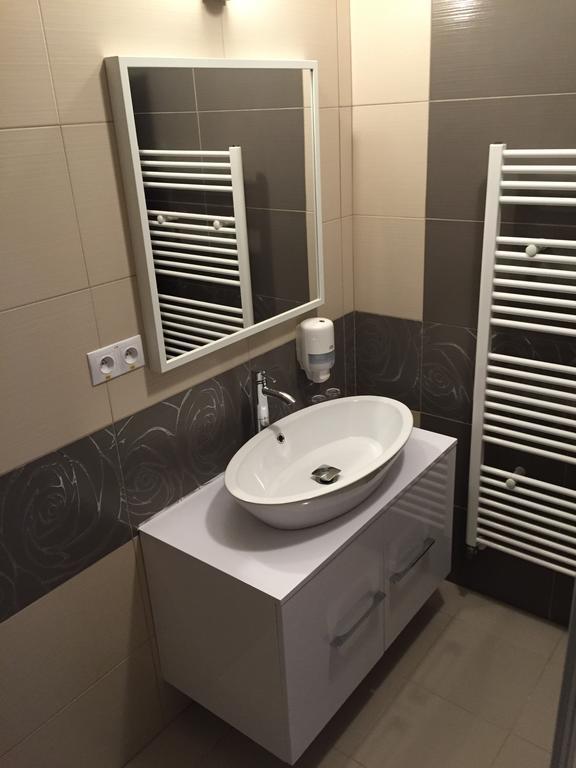 Garni Hotel Anne-Mary Piest'any Ngoại thất bức ảnh
