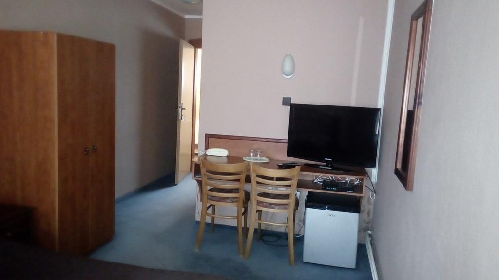 Garni Hotel Anne-Mary Piest'any Ngoại thất bức ảnh