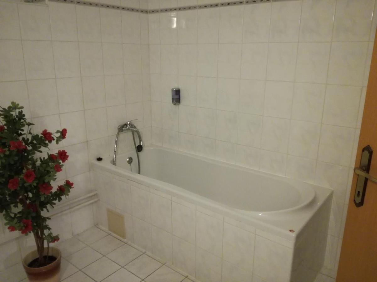 Garni Hotel Anne-Mary Piest'any Ngoại thất bức ảnh